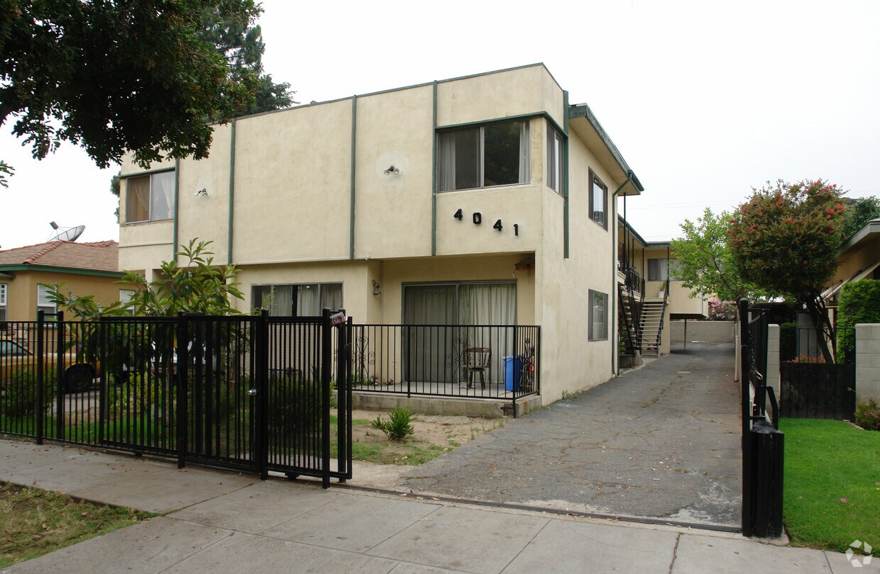 Primary Photo - 4041 Baywood St