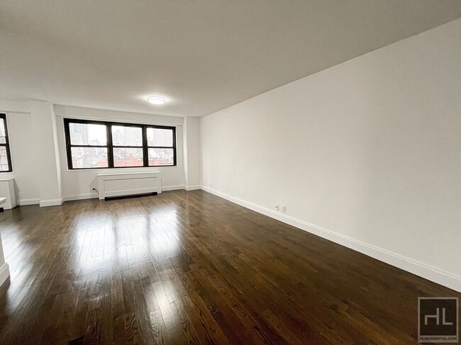 Building Photo - E 88th St