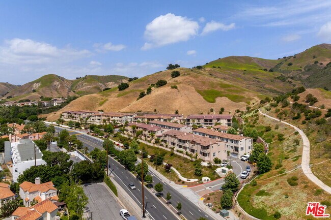 Foto del edificio - 4384 Paxton Pl