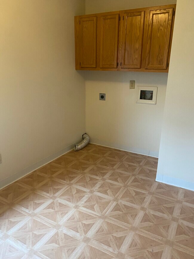 kitchen - w/d hook-ip - 626 Randler Ave