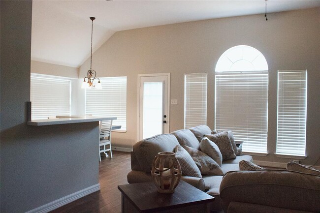 Building Photo - 10806 Sutter Ranch Cir