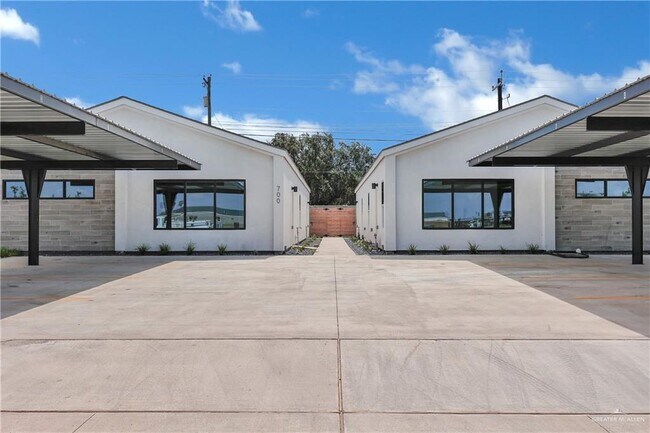 Foto del edificio - 12 Oriole Rd