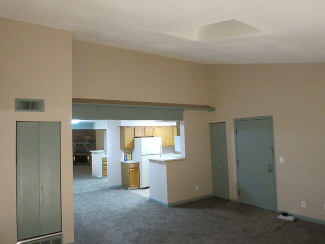 Building Photo - 12063 E Harvard Ave