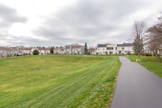 Foto del edificio - 23 Carey Ln