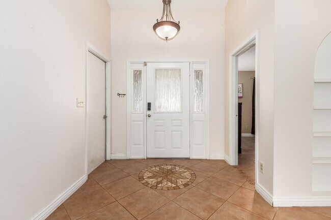 Building Photo - 3 Bedroom, 2 Bathroom with a Pool in Phoenix