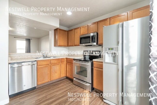 Building Photo - Beautiful 4-bed Townhome in Murray