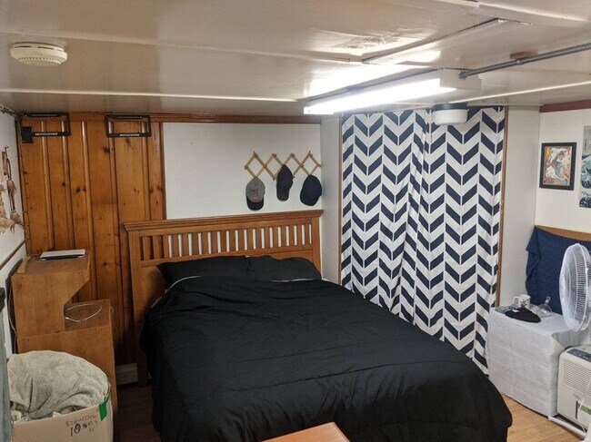 Sleeping area - 163 Paoli St