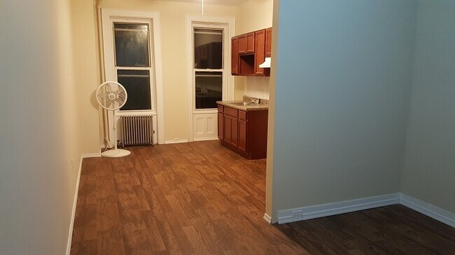 Foto del edificio - 5722 Catalpa Ave