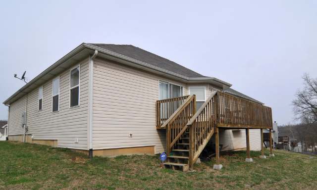 Building Photo - Lovely 4 Bed 2 Bathroom Pet Friendly Home!