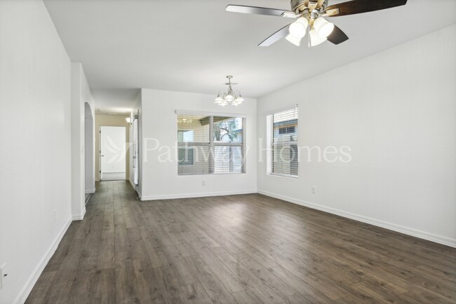 Foto del edificio - 207 W Latona Rd