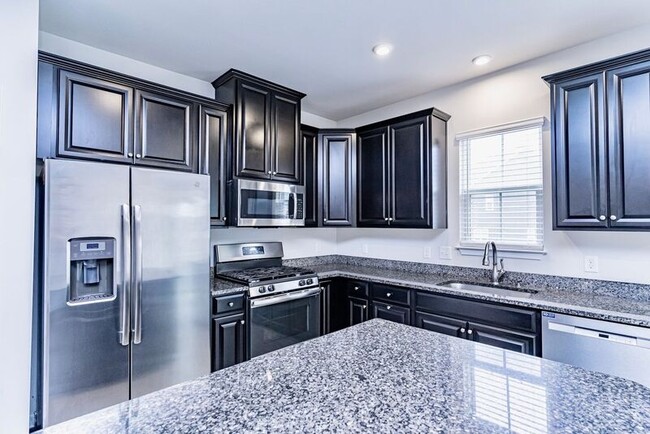 Building Photo - 116 Roundtree Dr
