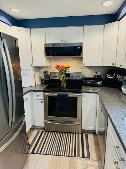 Kitchen has new appliances, including dishwasher and garbage disposal. - 48 Garfield St