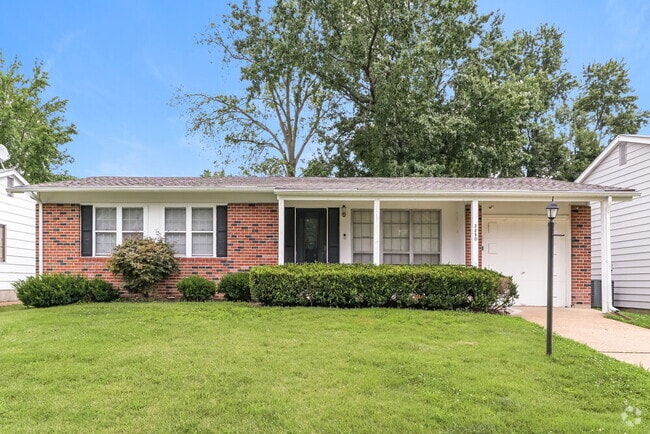 Building Photo - 2250 Briarcrest Dr