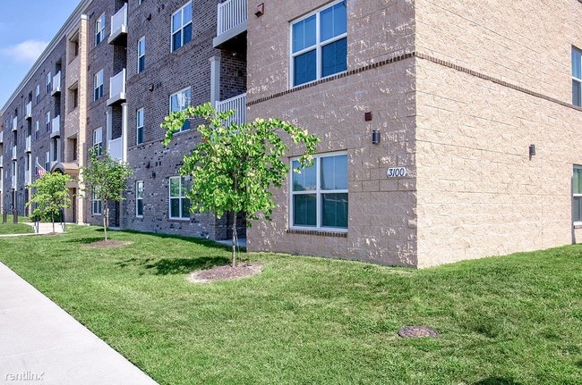 Building Photo - 3 br, 1 bath Apartment - Brennan Pointe II