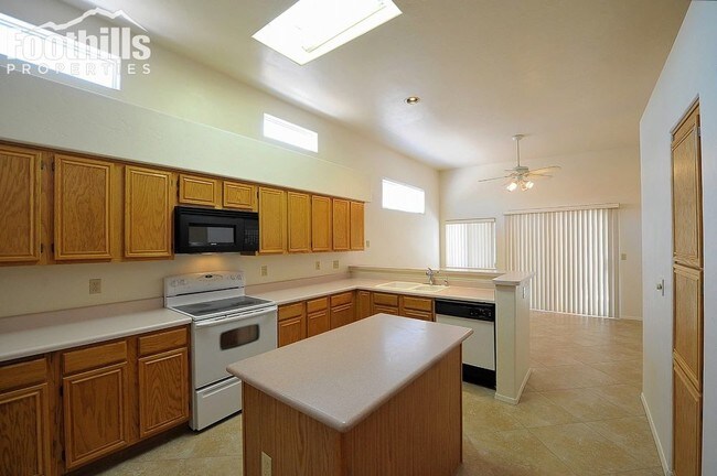 Building Photo - Gated Community in the Foothills