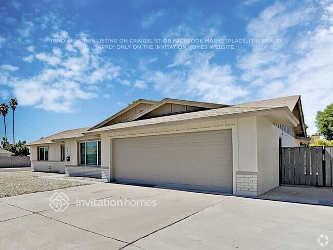 Building Photo - 2440 E Manhatton Dr