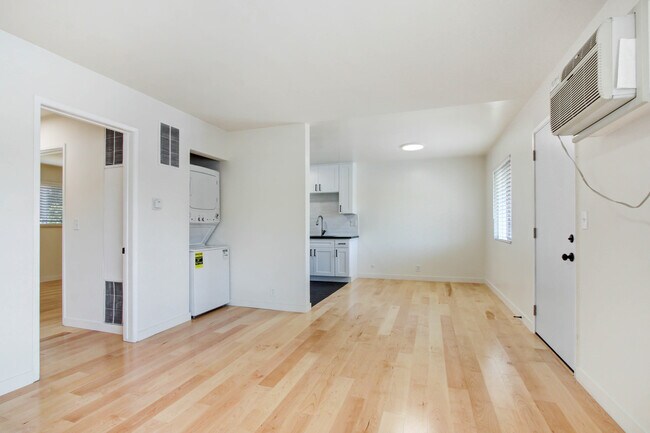 Building Photo - 5077 Lemon Grove Ave