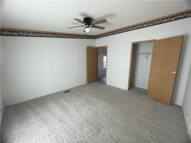 Building Photo - 398 Township Rd 344