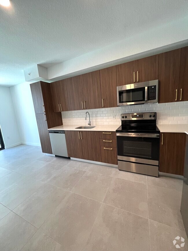 Highland Park Apartments for Rent with EV Charging Miami, FL 1