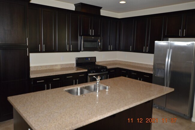 Building Photo - 9849 Sage Canyon St