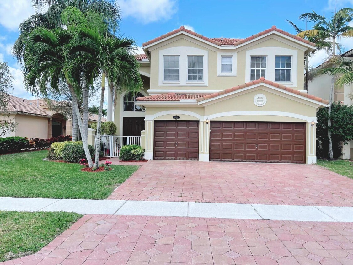 Foto principal - 10454 Galleria St