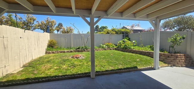 Building Photo - Remodeled 4 Bedroom, 2 Bath Beauty in Clai...