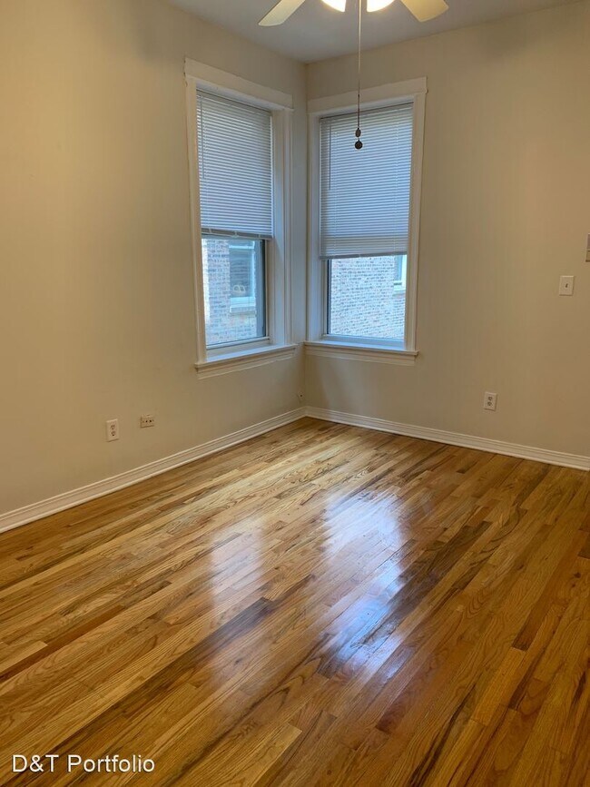 Foto del edificio - 2641 W Augusta Blvd