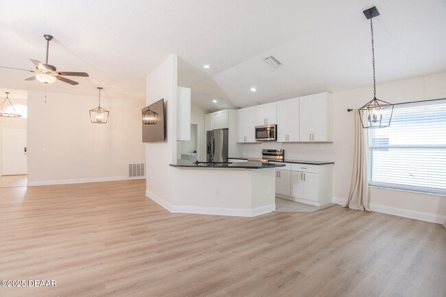 Building Photo - 801 Angelina Ct