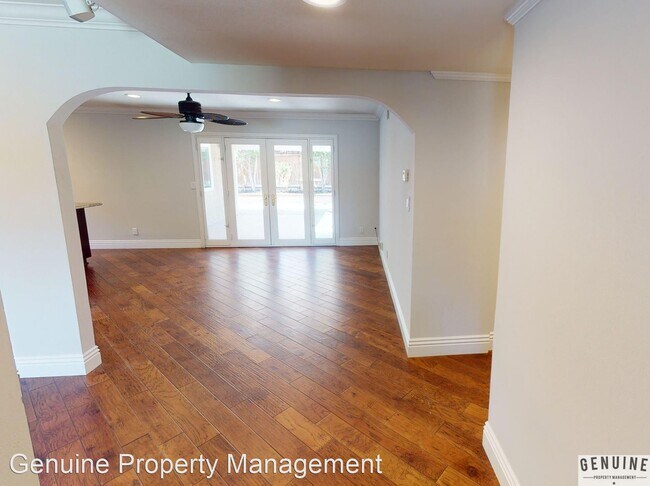 Building Photo - 4 br, 2 bath House - 2321 East Monroe Avenue