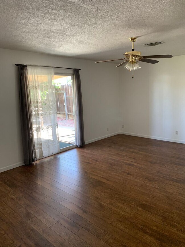 Foto del edificio - 3 Bedroom 2 Bath Home