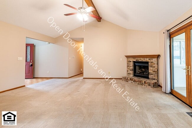 Foto del edificio - Now available!!