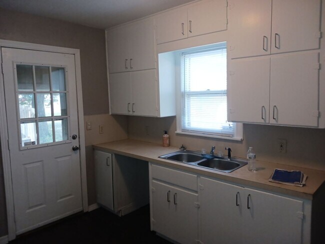 Foto del edificio - 2208 NW Walding Ave