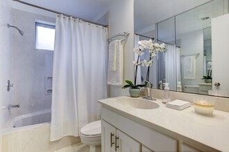 Building Photo - 10810 Ashcroft Dr