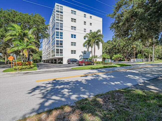 Foto del edificio - 275 Date Palm Rd