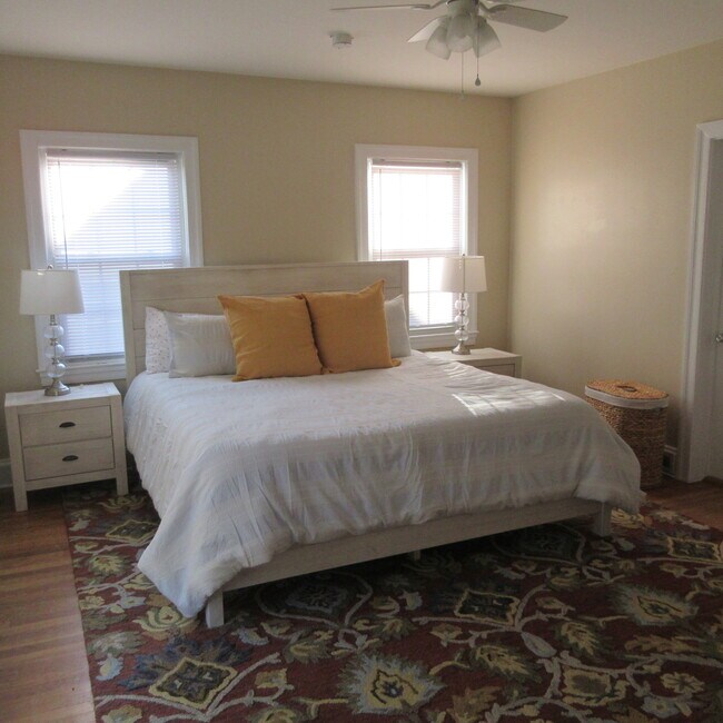bedroom 1 - 1032 Linden Ave