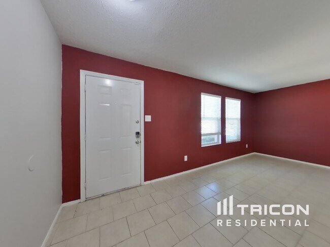 Foto del edificio - 4940 Creek Ridge Trail