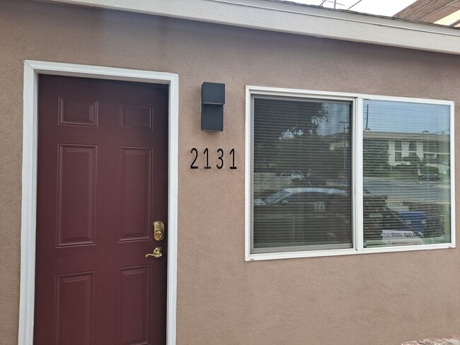 Building Photo - Spacious Studio with Assigned Parking Near...