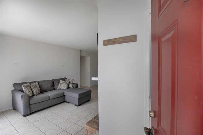 Building Photo - 18511 Egret Bay Blvd