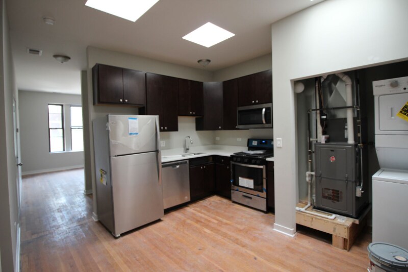 Primary Photo - 4208 N Milwaukee Ave