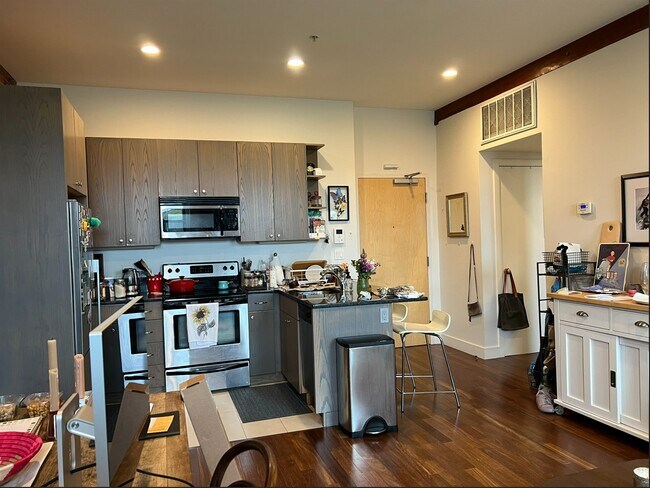 Foto del edificio - 460 Harrison Ave