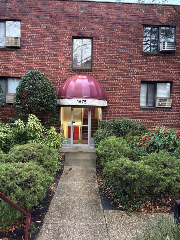 Photo - 1575 N Colonial Terr #104-Y