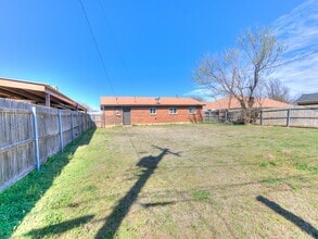 Building Photo - 1132 NW 102nd St