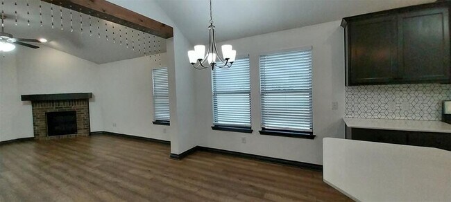 Foto del edificio - 18641 Vivo Dr