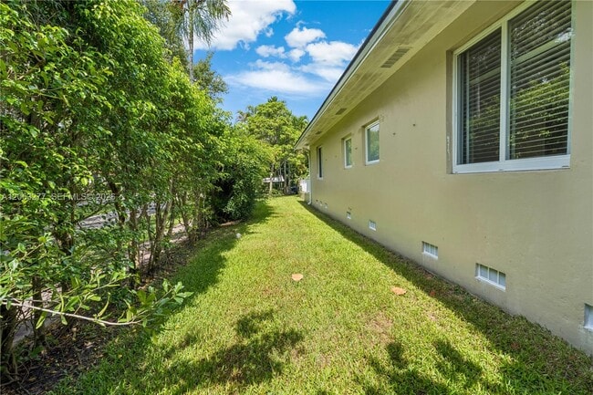Building Photo - 2514 Granada Blvd