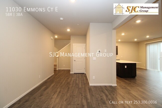 Building Photo - Five-bedroom house for rent in Puyallup