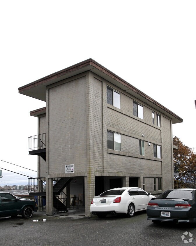 Building Photo - 1502 14th Ave S