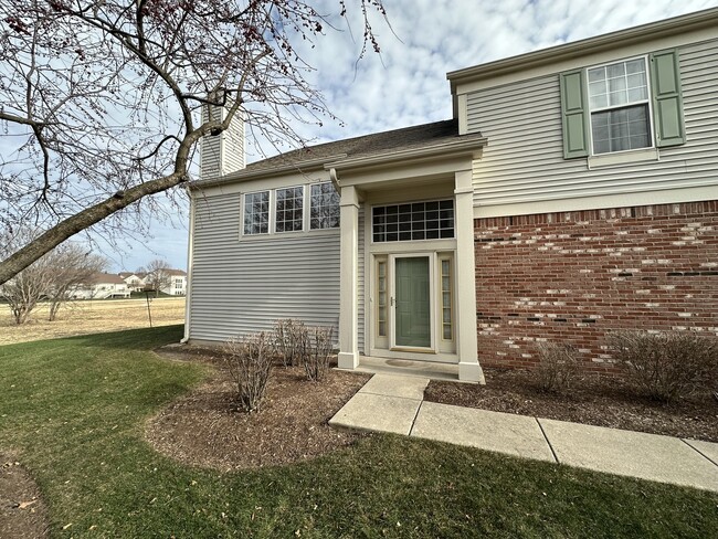 Building Photo - 560 Woods Creek Ln