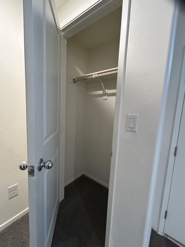 Foto del edificio - 342 Pacific Sparrow Avenue