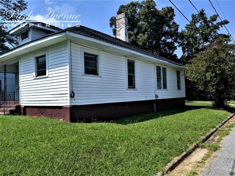 Building Photo - 1802 2nd St