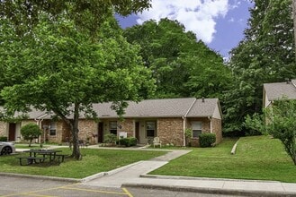 Building Photo - 427 Martin St